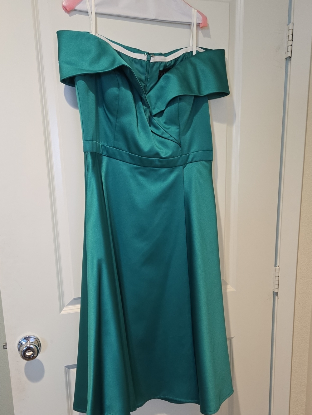 Cocktail Party Dress Beutituf Xscape Off Shoulder Emeral Green  Satin
